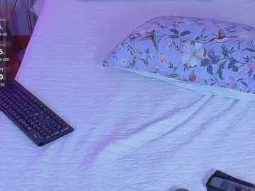 Youngmommy  live sex cam