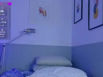 Youngmommy  live sex cam
