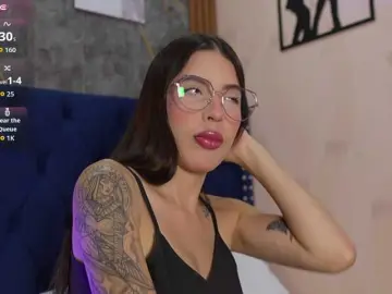Youngmommy  live sex cam