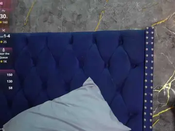 Youngmommy  live sex cam