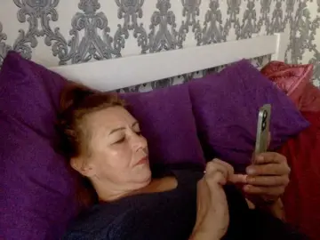 ALINIKA  live sex cam
