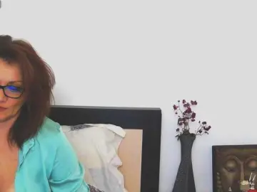 LouiseBelle  live sex cam