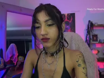 MissKorrah  live sex cam