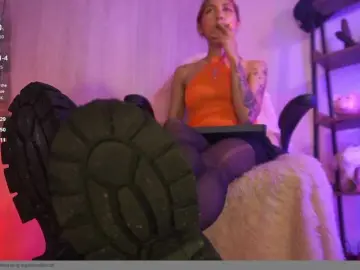 MissKorrah  live sex cam