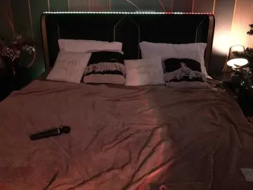 NikkiGold  live sex cam