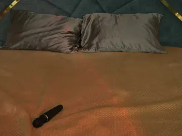 NikkiGold  live sex cam