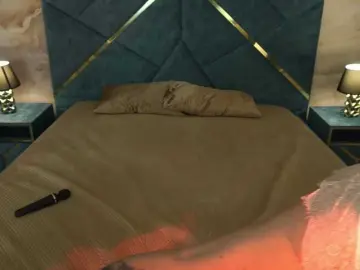 NikkiGold  live sex cam