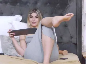 SweetAnisia  live sex cam
