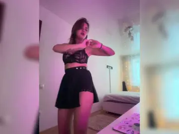 White-banny  live sex cam