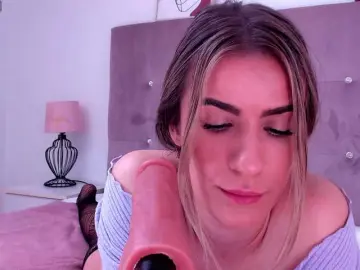 Lauryncooper  live sex cam