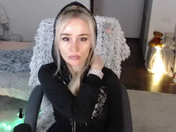 Xyliganka777  live sex cam