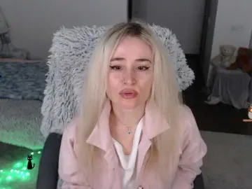 Xyliganka777  live sex cam