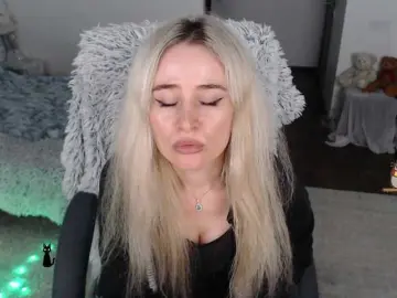 Xyliganka777  live sex cam