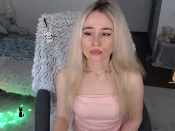 Xyliganka777  live sex cam