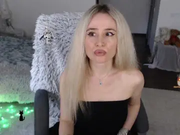 Xyliganka777  live sex cam