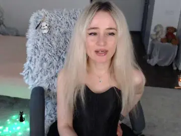 Xyliganka777  live sex cam