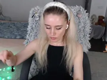 Xyliganka777  live sex cam