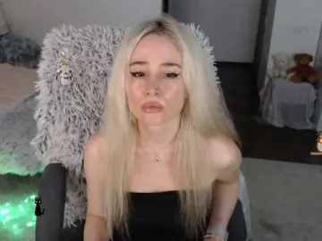 Xyliganka777  live sex cam