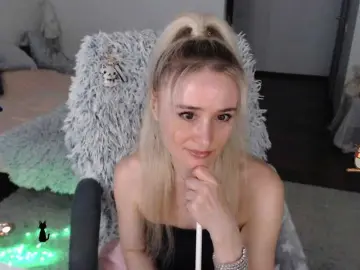 Xyliganka777  live sex cam