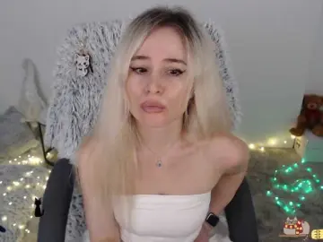 Xyliganka777  live sex cam