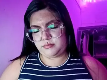 Kuinnyxx  live sex cam