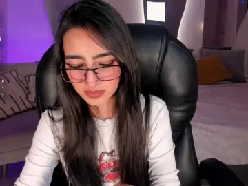 LarisaSmirnov  live sex cam