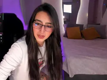 LarisaSmirnov  live sex cam