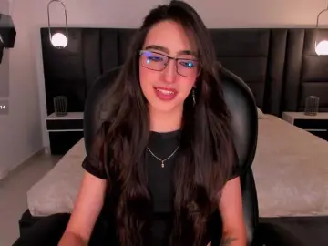 LarisaSmirnov  live sex cam