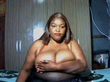 Luce-Bettie  live sex cam