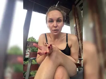 Alisasqrl  live sex cam