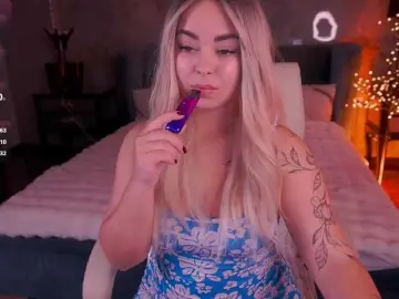 SusieWood  live sex cam