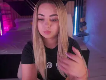 SusieWood  live sex cam