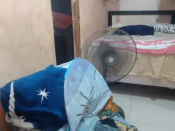 Aishaaovit  live sex cam
