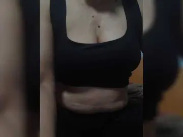 Innaginna1984  live sex cam
