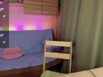 Alicenextdoor  live sex cam