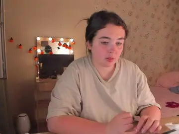 Alicenextdoor  live sex cam