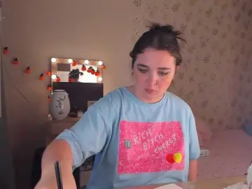Alicenextdoor  live sex cam