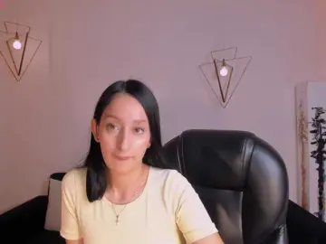 AmaraDivine  live sex cam