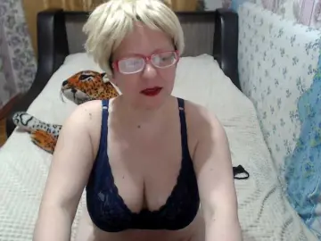CrazzyBitch  live sex cam