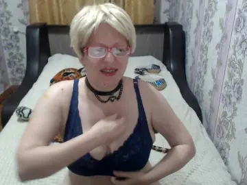CrazzyBitch  live sex cam