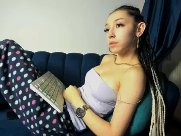 LucyLips  live sex cam