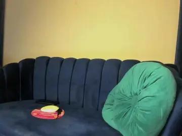 LucyLips  live sex cam