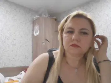 Sexynota  live sex cam