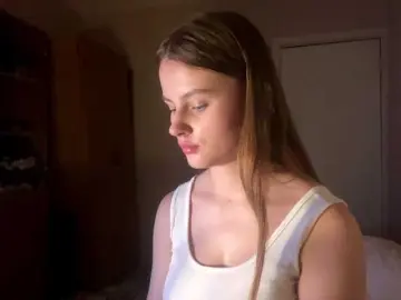 ElaraVoss  live sex cam