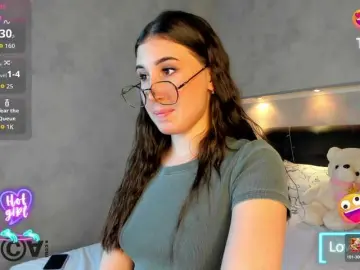 Emily-Lews  live sex cam