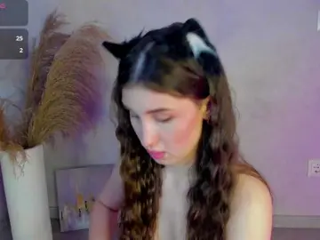 Emily-Lews  live sex cam