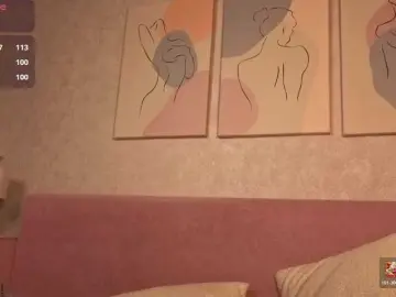 Emily-Lews  live sex cam