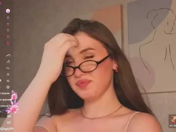 Emily-Lews  live sex cam