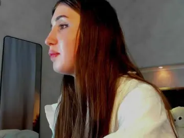 Emily-Lews  live sex cam