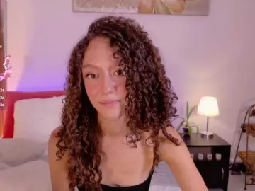 ChloeMoreti  live sex cam